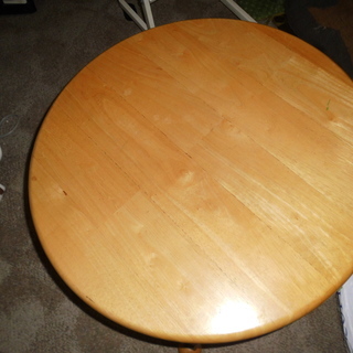 折りたためる便利なテーブル