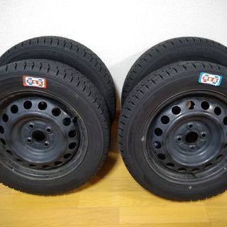 新品同様スタッドレスタイヤ4本セット175/65R15 ダンロップ