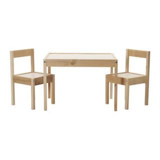 IKEA子ども用ミニテーブルとイス2脚