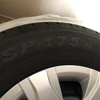 タイヤ4本 195/80 R15 ハイエース新車外し