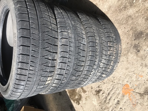 スタットレスタイヤ205/55r17 ハイエース等