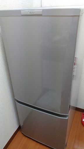 冷蔵庫(三菱MR-P15Y)と 洗濯機(シャープES -GE55P)