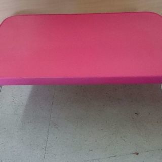 ピンクなテーブル