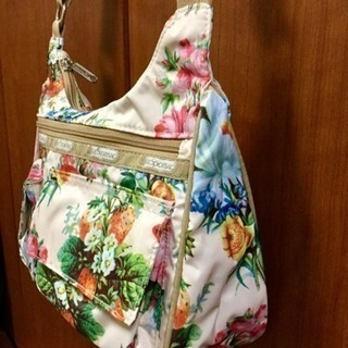 LeSportsac（レスポートサック）／苺と花柄のショルダーバッグ／新品未 