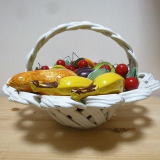 【あげます０円】アンティーク置物　果物盛り合わせバスケット　陶器製