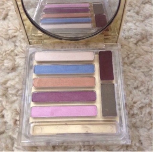 値下げ中 アイシャドウ エスティーローダー デラックス コンパクト ７色 ひな 福岡の化粧品の中古あげます 譲ります ジモティーで不用品の処分