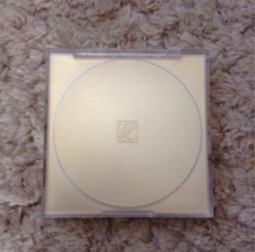 値下げ中 アイシャドウ エスティーローダー デラックス コンパクト ７色 ひな 福岡の化粧品の中古あげます 譲ります ジモティーで不用品の処分