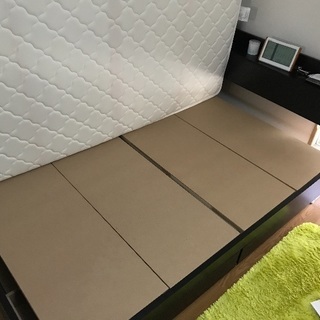セミダブルベッド