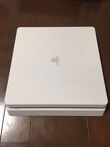 【2017型ps4/白・500G】中古PS4美品　傷なし　ほぼ新品同じ