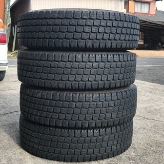 ハイエースバン用中古スタッドレスタイヤ-ユナイテッド＆コレクティブ 