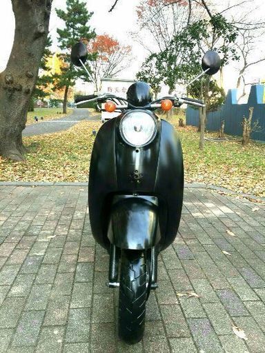 優れたエンジン。ホンダ（スクーピー）。フロントタイヤはほぼ新品です。後ろタイヤはほぼ新品です。水冷式オートバイ。