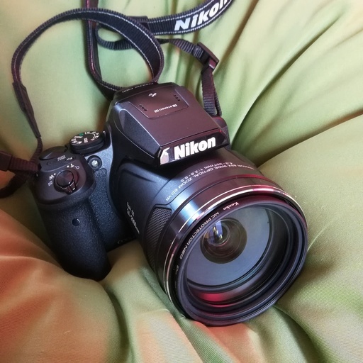 Nikon COOLPIX P900 バッテリーｘ６個などおまけします www