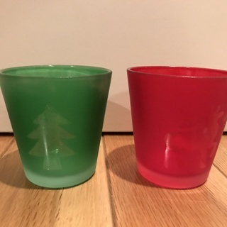 赤と緑のガラスのキャンドルホルダーの　2個セット