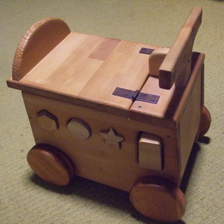 値下げ ■🔷木製 乗り物　知育玩具🔷■　乗って遊べますし・・・　