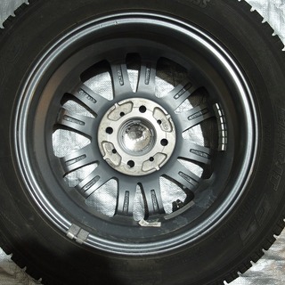 [終了]スタッドレスタイヤ+ホイール4本セット　155/65/R13