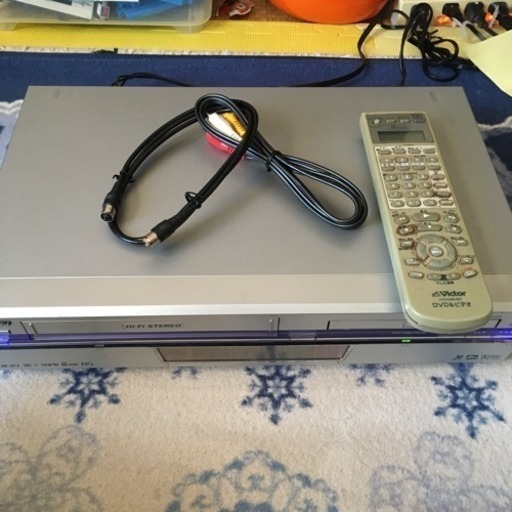 【動作品】Victor VHS.DVD一体型ビデオレコ-ダ Amazon | ビクター (Victor) DVDプレーヤー 一体型S-VHSビデオ