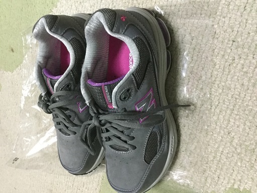 ニューバランス 24cm
