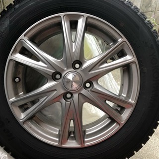 お値引きしました フリード スタッドレスタイヤ 185/65r15