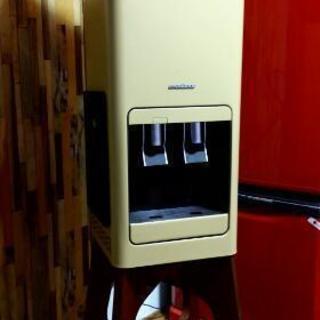 美品 amadana×CLYTIA ウォーターサーバー(専用台付)