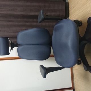 ニトリで買った「デュオレハイDX」という椅子を安値で譲ります