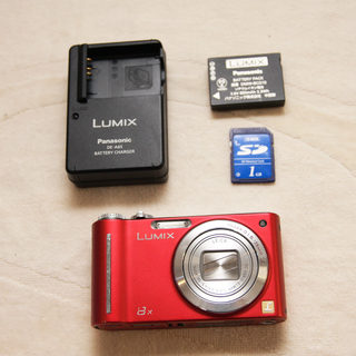 大特価　ワケあり　コンパクトデジタルカメラ　LUMIX