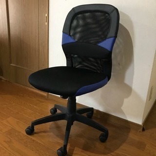 ニトリで購入した椅子  二脚有ります。