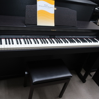Roland　電子ピアノ　HP504R　2013製　￥70.000- 