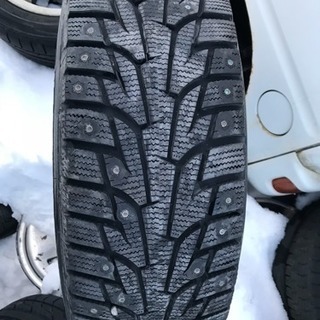 ハイエースホイール付きスパイクタイヤ9部山