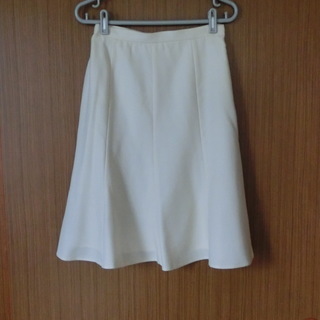 オフオン（ofuon）フレアスカート　白　ひざ丈　日本製　美品