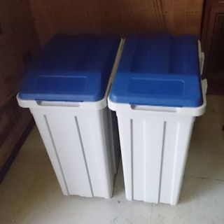 20L用ふた付きゴミ箱