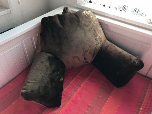 ニトリ　レストクッション　タグ付き新品