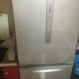 パナソニックのシャンパンピンクの冷蔵庫