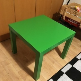 値下げしました‼️格安‼️IKEAの緑が綺麗なテーブル(中古)