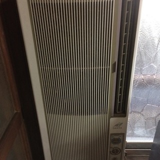 窓取り付け型エアコン（冷房のみ）