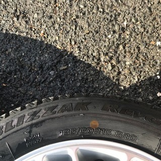ブリヂストン BLIZZAK REVO2 スタッドレス 185/60r/15 84Q バリ山 4本セット 15X6J ET45 4X100 美品 2007年制 倉庫保管