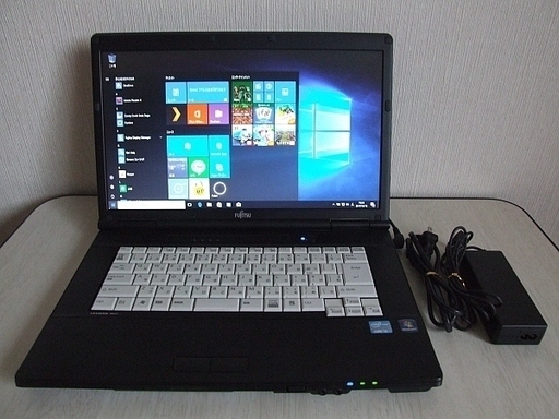 Fujitsu LIFEBOOK A561/Cノートパソコン　2