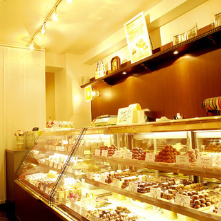 スタッフ募集 ベルギーチョコレート販売店 レオニダス麻布十番店 麻布十番のその他の無料求人広告 アルバイト バイト募集情報 ジモティー