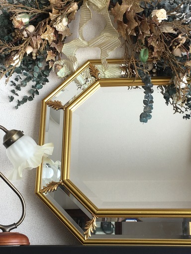 瀟洒なアンティーク風ミラー　アメリカ購入品　50cm超の存在感ある壁掛け式　鏡