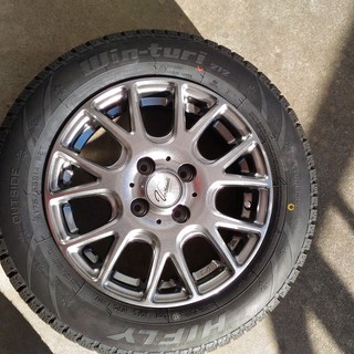 スタッドレスタイヤ新品未使用売ります