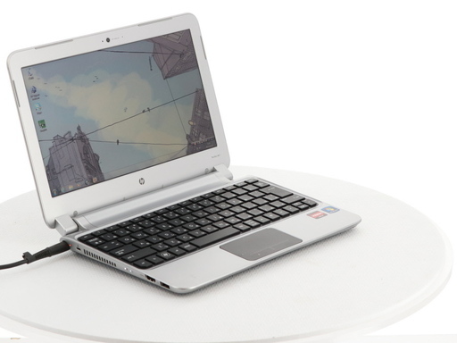 ★Pavilion dm1-3200　Windows7　 メモリ4GB 　HDD640GB　美品　キーボードに清潔感あり★