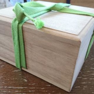 純銀の菊模様杯