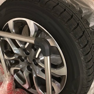 【取引中】デミオ スタッドレス アイスガード5プラス 185/60R 16 純正アルミ付き