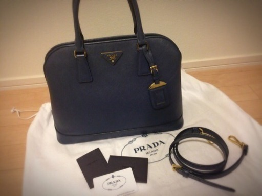 PRADAのハンドバック 正規品