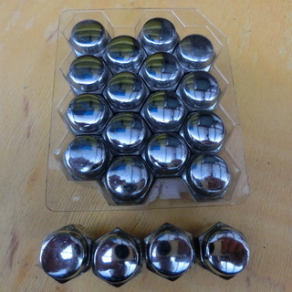 １６インチタイヤホイールとナットセット