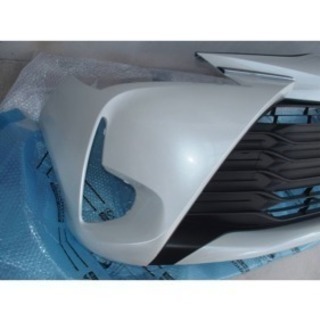 ヴィッツ/ハイブリッド 130系 後期 フロントバンパー ラジエターグリル 付属 NHP130/NSP130/NSP135/KSP130 ホワイトパール カラーコード070