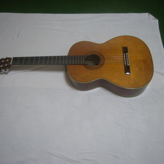 KOGAクラシックギターです。