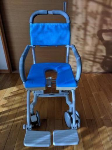 ウチエ社の介護用シャワーチェア