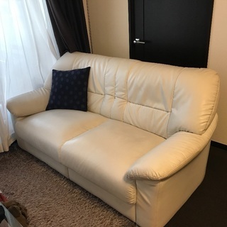 IDC 大塚家具】3人掛け本革ソファアイボリー