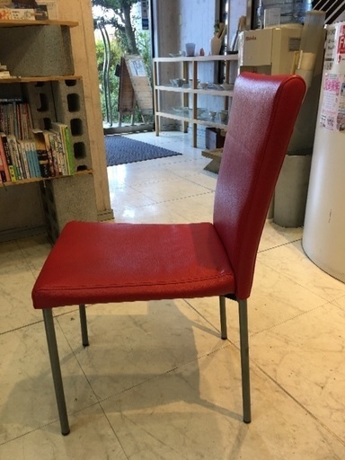 赤いイス A 京都の椅子 チェア の中古あげます 譲ります ジモティーで不用品の処分 赤いイス A 京都の椅子 チェア の中古あげます 譲ります ジモティーで不用品の処分