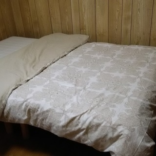 【終了】民泊　セミダブルマットレスベッド　掛け布団とカバー付き